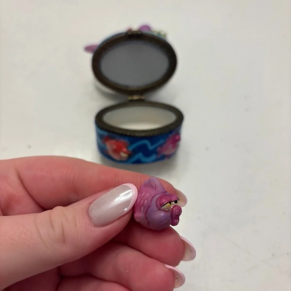 NWT That's Kooky FISH Trinket Box Big Lips and Eyes Purple and Green Fish Blue